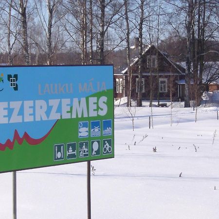 Ezerzemes Guest House Nirza Exterior photo