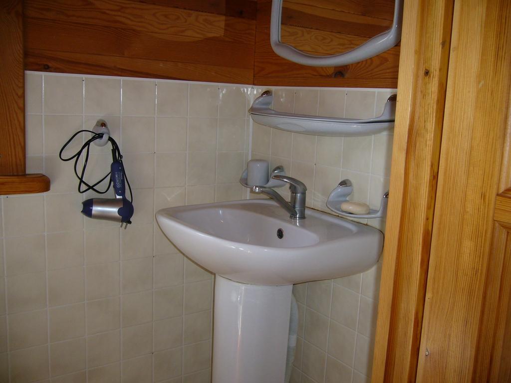 Ezerzemes Guest House Nirza Room photo